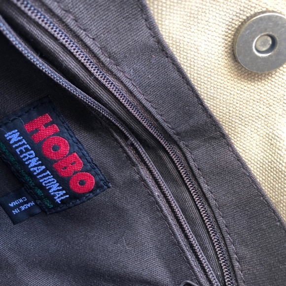 HOBO Straw Bag with Cross Over Leather Strap (HOBO Storage Bag Included) - Picture 6 of 15